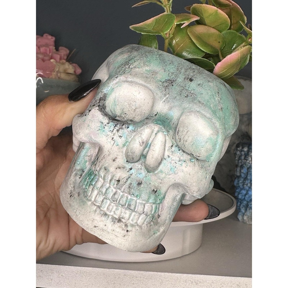 Skull Concrete Plant Pot Black Green Handmade Cement Succulent Planter - Picture 10 of 10